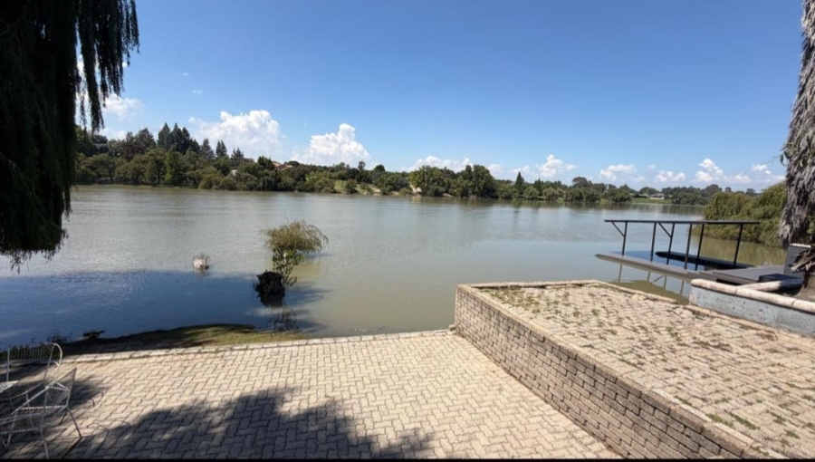4 Bedroom Property for Sale in Vaal Dam Free State